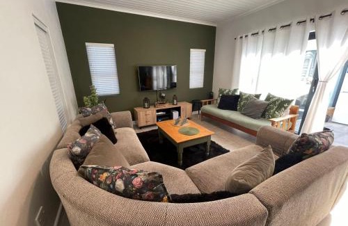 Sandbaai House | Hermanus Holiday Home