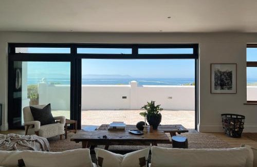 Kwaaiwater Villa | Hermanus Seafront Villa - Sophie's Rock