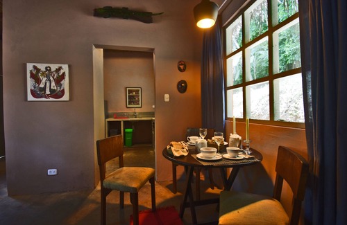 Sauce House | Hermosa casa de lujo en la selva, a orillas de la Laguna Azul.