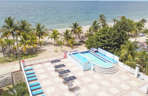 Covenas Hotel | Hermosa Habitación Estándar Quíntuple A Pie De Playa