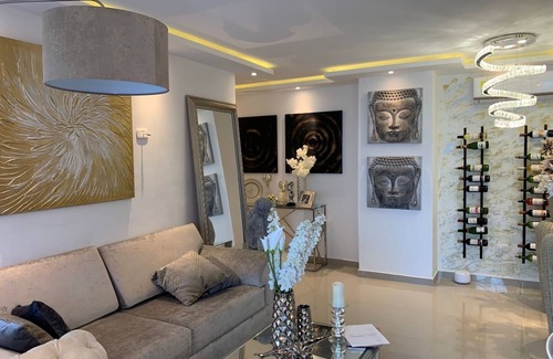 Manga Apartment | Hermoso Apartamento con Piscina a 5 Minutos del Centro Historico