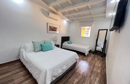 Cartagena Walled City Apartment | Hermoso duplex en la ciudad amurallada! A218