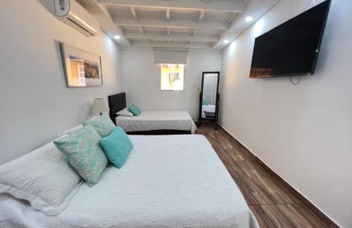 Cartagena Walled City Apartment | Hermoso duplex en la ciudad amurallada! A218