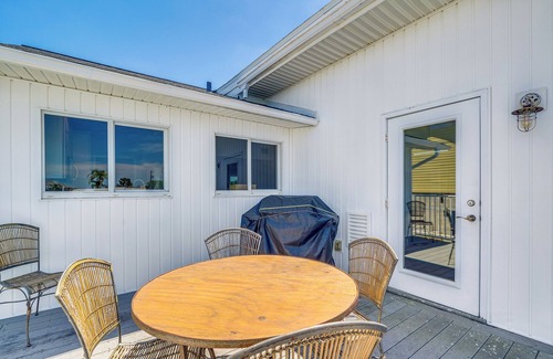 Spring Hill House | Hernando Beach Home on Dolphin Cove: Dock & Kayaks