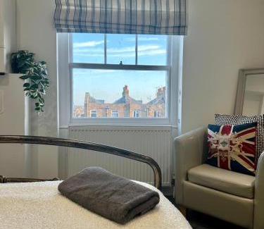Herne Bay Apartment | Herne Bay Penthouse Breathtaking Sea & Pier Views!