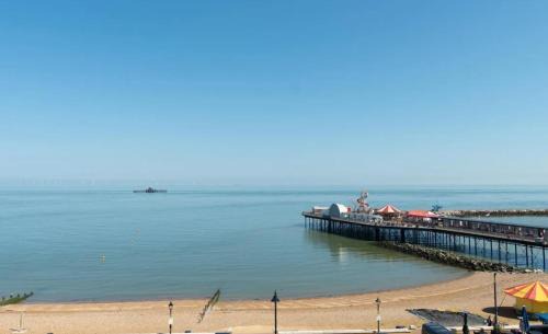 Herne Bay Apartment | Herne Bay Penthouse Breathtaking Sea & Pier Views!