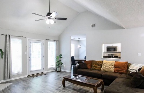 Pooler House | Hero House*3BR/2BA*Pet Friendly