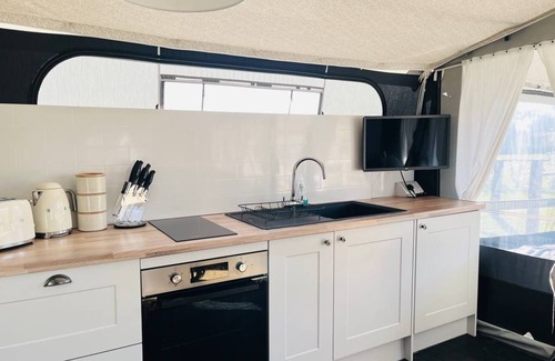 Rhayader Cottage | Heron - a glamping tents that sleeps 7 guests in 2 bedrooms