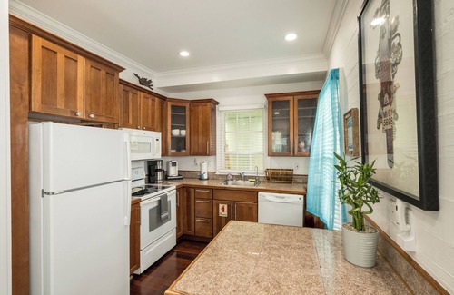 White Street Gallery District Apartment | Heron Hideaway