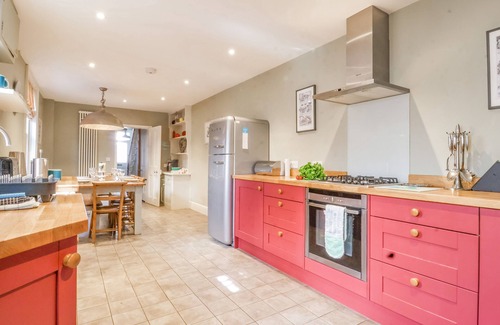 Southwold Cottage | HERON HOUSE, SOUTHWOLD, pet friendly, with open fire in Southwold