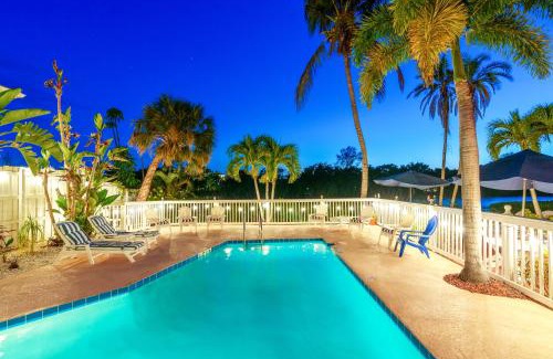 Siesta Key House | Heron Lagoon, dock, pool, the Poolside Complex at Siesta Key Bungalows