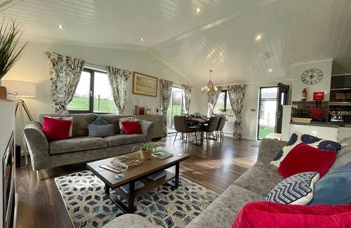 Lifton House | Heron Lodge, 10 Roadford Lake Lodges