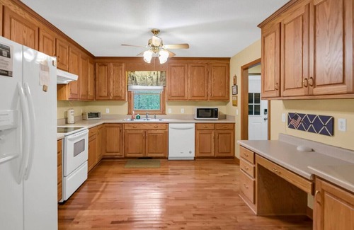 Leesville Apartment | Heron`s Flight | Sleeps 6 on Lake Murray