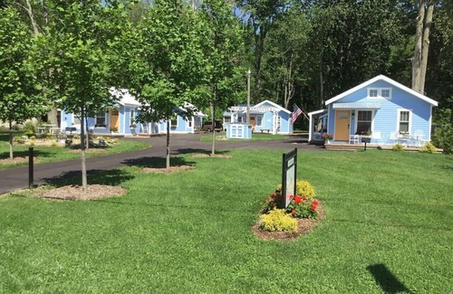 Paw Paw Lake House | Heron's Nest I ALL SIX Paw Paw Lake Cottages