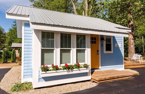 Paw Paw Lake Cottage | Heron's Nest I Paw Paw Lake Cottages I Erie #2