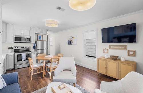 Pass Christian Cottage | Heron's Nest Two Beach Cottage Pass Christian - Walk to Beach and Downtown!