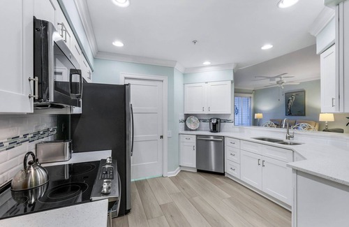 Tropical Cove Condo | Herons Hideaway at Lexington CC Lake Village