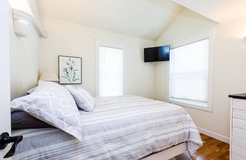 Paw Paw Lake Cottage | Herons Nest I ALL 6 Private Paw Paw Lake Cottages