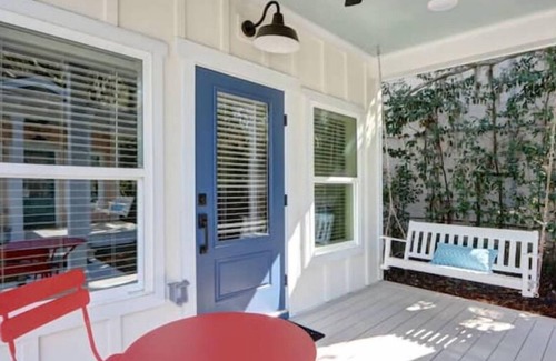 Thunderbolt Cottage | Herrin Hideout - in the heart of the Lowcountry