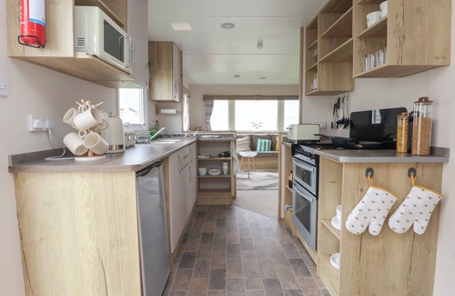 Prestatyn Cottage | HERRYLOCK, pet friendly, country holiday cottage, with pool in Rhyl