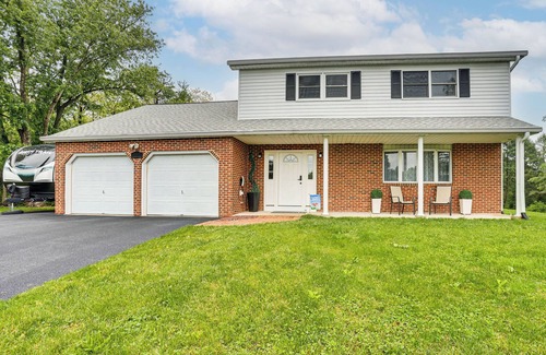 Palmyra House | Hersheypark 6 Mi Away: Family Getaway w/Fire Pit