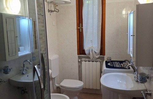 Cinque Terre Apartment | Hesperide's garden. A small apartment in the green of Cinque Terre.