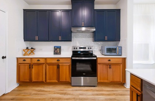 McNeil House | Hestia: 3BR/2BA | Near Tech Ridge & East Village