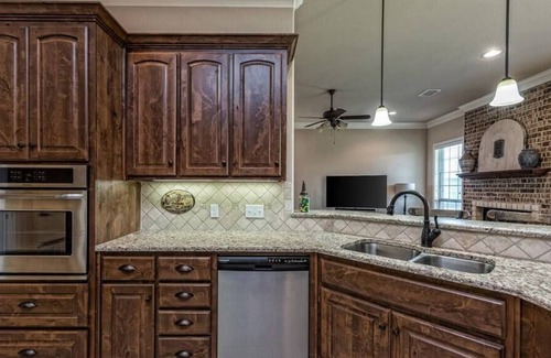 Hewitt House | Hewitt - A Home Away from Home!