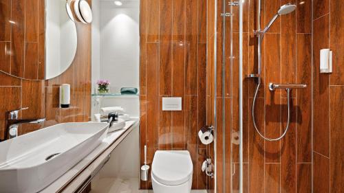 Kelsterbach Hotel | Hey Lou Hotel Frankfurt Airport