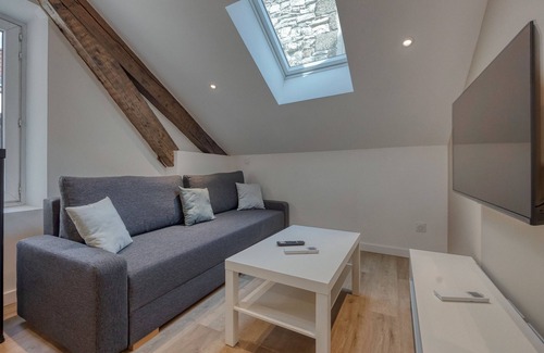 Secteur 1 Apartment | #HG | Beautiful T2 renovated in the hyper center, facing train station 🚅