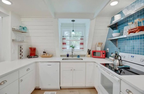 Ocean Pines Cabin | hi-A-tus A-frame in Ocean Pines with access to 5 pools and 10min to beaches! nnn