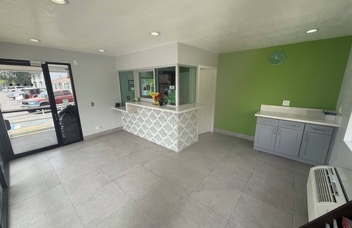 East Pasadena Hotel | Hi-Way Host Motel