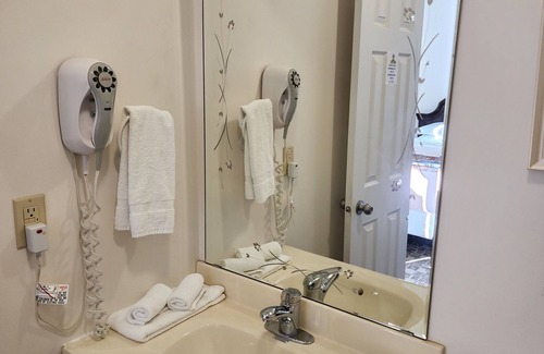 Portage La Prairie Hotel | Hi-Way Motel