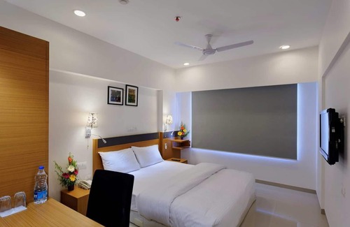 Nashik Hotel | Hi5 Hotel & Experience