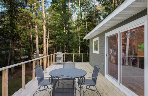 Wetmore House | Hiawatha Snowd Inn – Modern Lakefront Retreat | Dock Firepit A/C