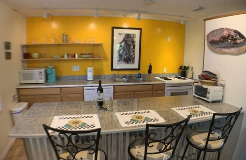 Flagler Beach Cottage | Hibiscus at Casas de la Playa Central - In the heart of Flagler Beach!