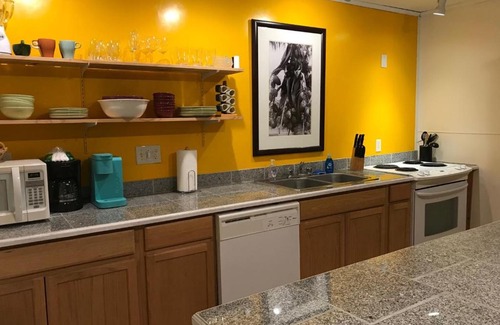 Flagler Beach Apartment | Hibiscus Cottage - At Casas de la Playa Central