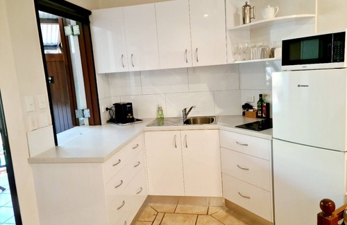 Port Douglas Apartment | Hibiscus Delights @ Apartment 19