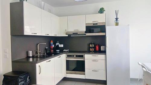 Dammarie Les Lys Apartment | HIBISCUS - Duplex avec Jardin privé - 6 Pers- Entrée Autonome - Wifi & Parking Gratuite