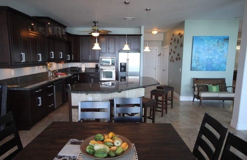 Laie House | Hibiscus Estate - Laie Point views! Hot tub! AC
