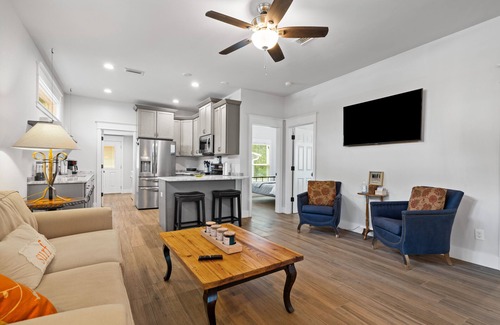 Tarpon Springs House | Hibiscus Hideaway