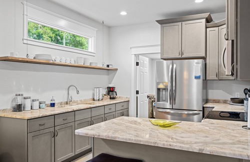 Tarpon Springs House | Hibiscus Hideaway