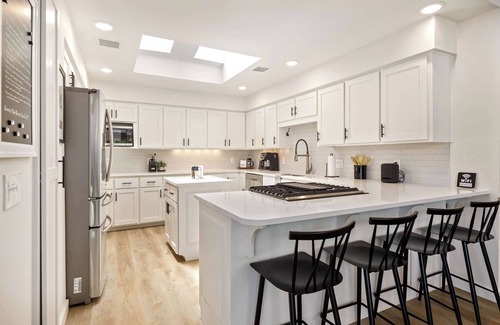 Lowell House | Hickory - Beaver Lake Waterfront