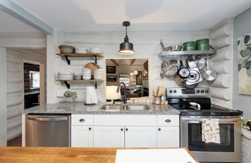Gerton House | Hickory Creek Hideaway - A cozy mountain cabin