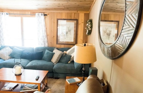 Cache House | Hickory Hideaway - 4 Bedroom/2 Bath in quiet country setting