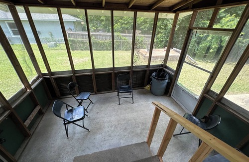 Texarkana Cottage | Hickory House - 4 Bedrooms - Sleeps Up To 8