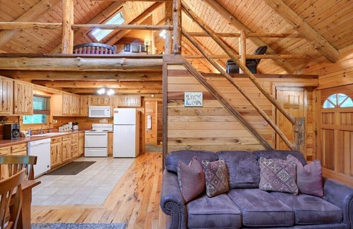 Logan Cabin | Hickory House | Hocking Hills