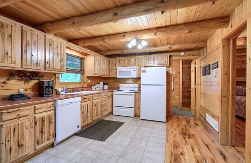 Logan Cabin | Hickory House | Hocking Hills