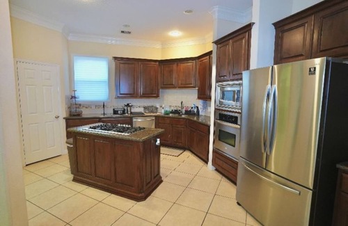 Sharpstown House | Hidden 4BR Mediterranean Home - 7 mins from the Galleria
