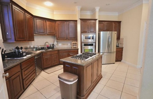 Sharpstown House | Hidden 4BR Mediterranean Home - 7 mins from the Galleria